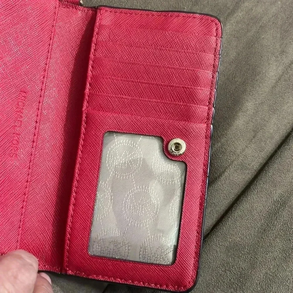 Michael Kors credit card holder - Picture 4 of 6